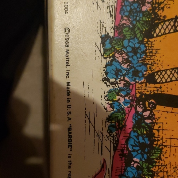 Barbies ans her amazing clothes. - Picture 2 of 7